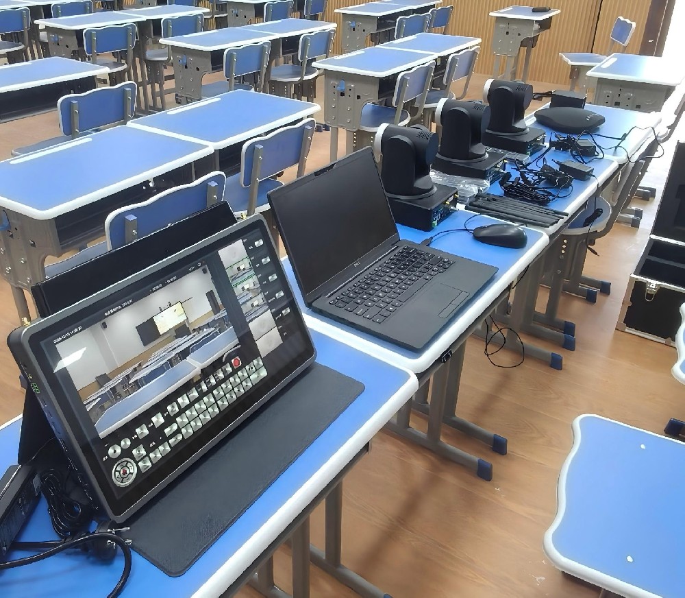 荔波第一中学精品录播和移动便携式录播